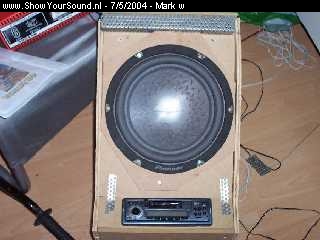 showyoursound.nl - sound in tha bedroom - Mark w - radi_in_ksit.jpg - hier een kastje met een pioneer erin met radio